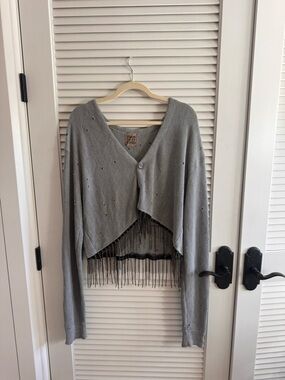 LF Stores Vintage Distressed Gray V-Neck Cropped Cardigan with Beaded Fringe